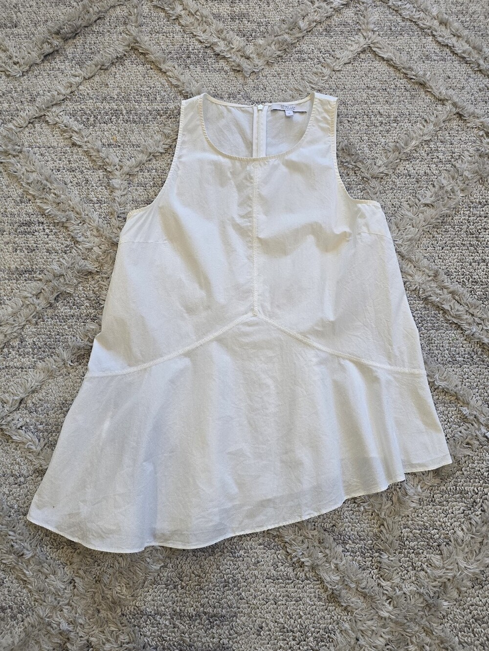 DEREK LAM 10 Crosby Scoop Neck White Blouse Sleeveless Assymetrical Top Size 6